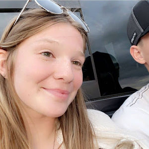 Meet your Posher, Emmi